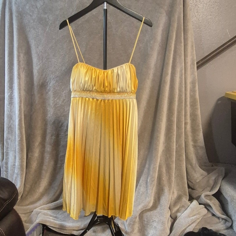 City Triangles Yellow Ombre Pleated Mini Dress Beaded Empire Waist Tie Back
